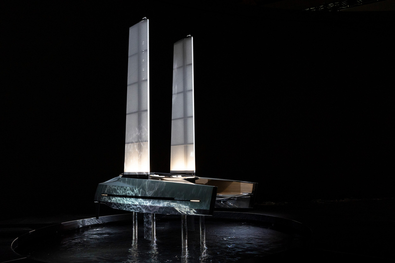 نموذج تجريبي ليخت شراعي لكزس Catamaran